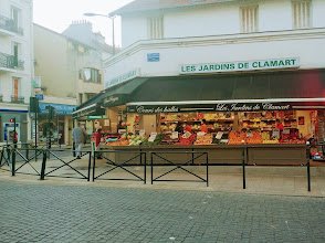 La façade des Jardins de Clamart, à l'angle de l'avenue Victor Hugo
